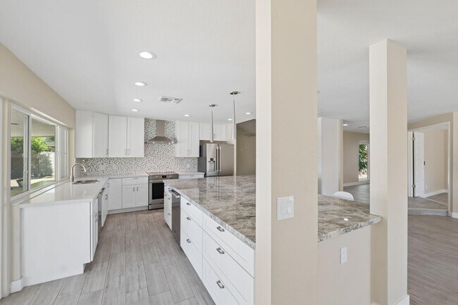 Building Photo - 13222 N 1st Ave