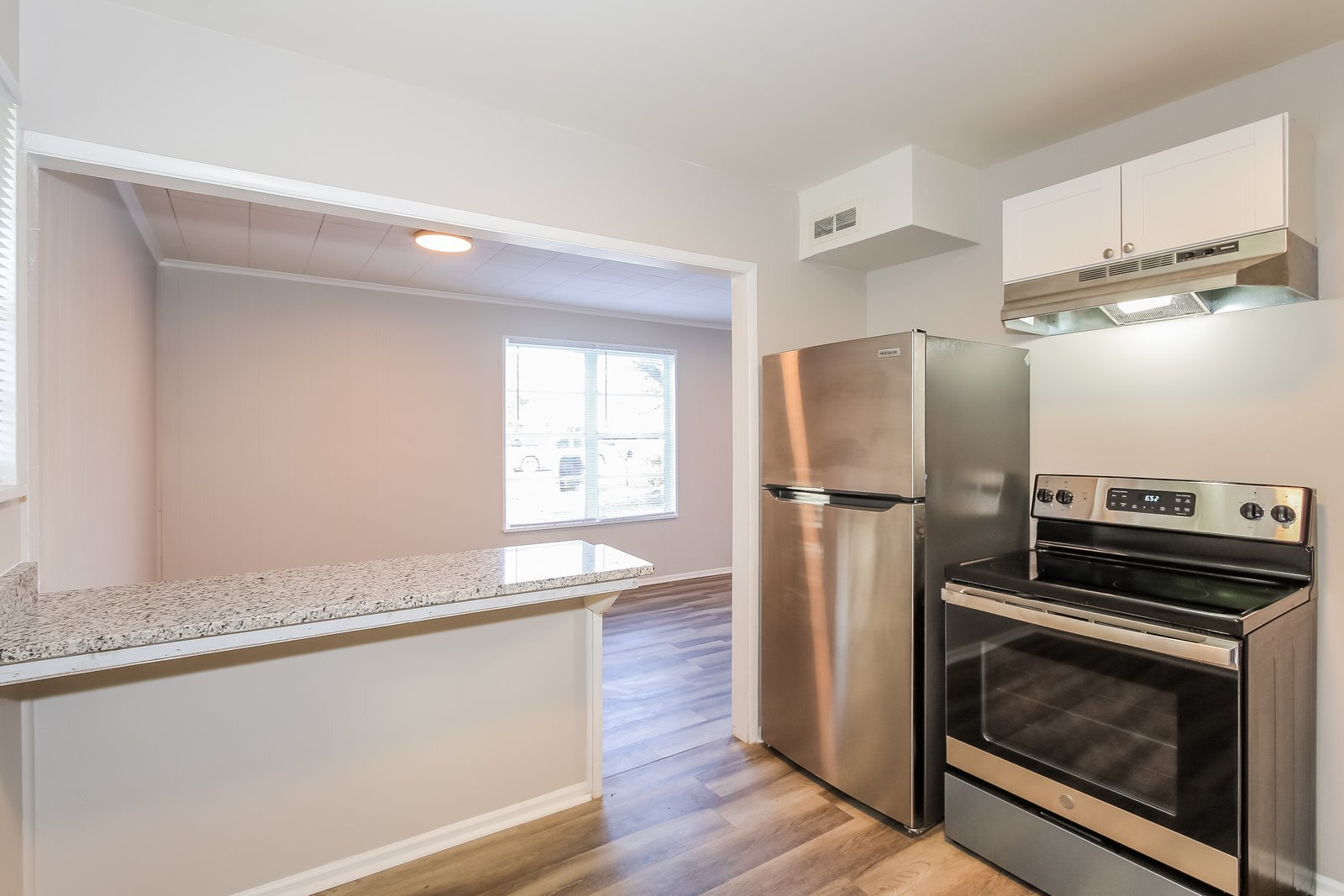 Building Photo - 1112 Alderman St NE