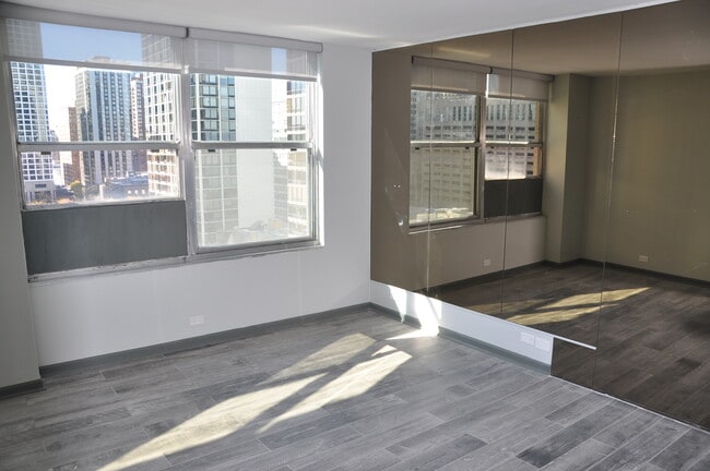 Bedroom - 1000 N Lake Shore Dr