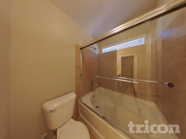 Building Photo - 6309 Sereno Springs St