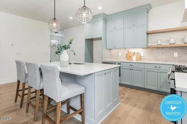 Building Photo - 2300 Broad St