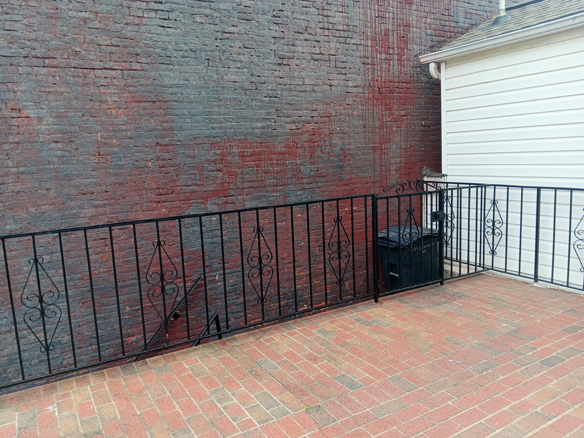 coming up steps - 254 S Exeter St