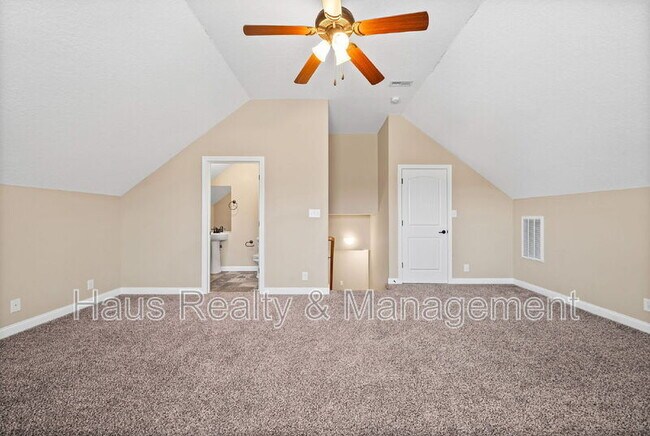 Building Photo - 1725 Autumnwood Blvd