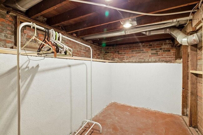 Building Photo - Charming Historic Home in Mayfair Neighborhood