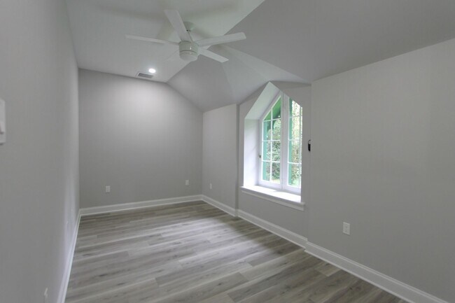 Building Photo - Stunning House on the Grounds of the Awbury Arboretum (3BD/2.5BT)