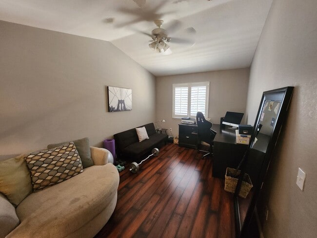 Building Photo - Rare rental in Sycamore Crossing!