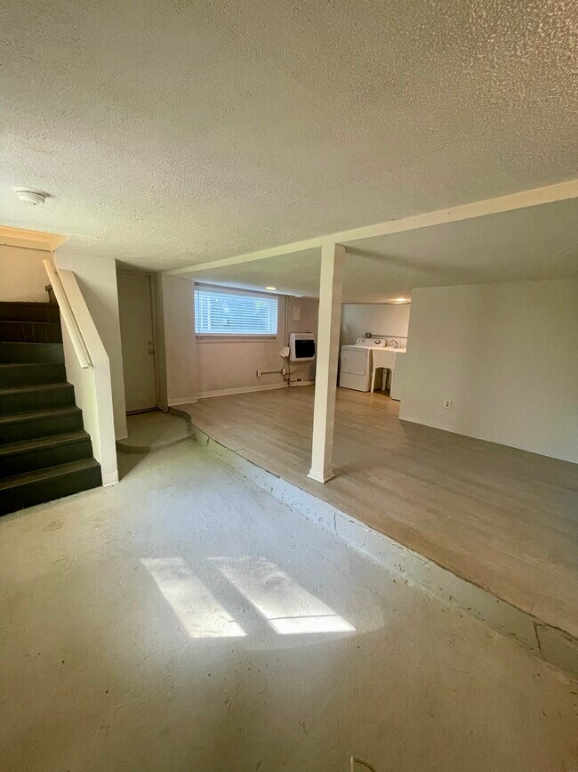 Building Photo - 11291 E Shore Dr