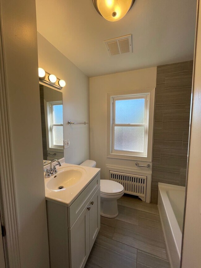 Building Photo - 371 Central Ave