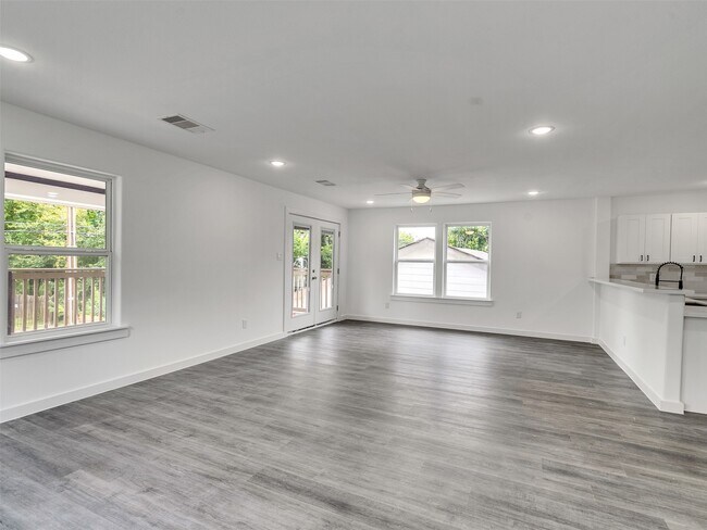 Building Photo - 6742 Madrid St