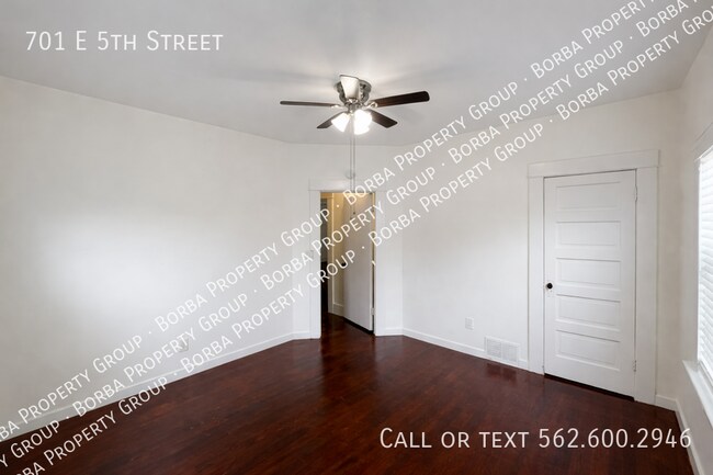 Building Photo - 701 E 5th St