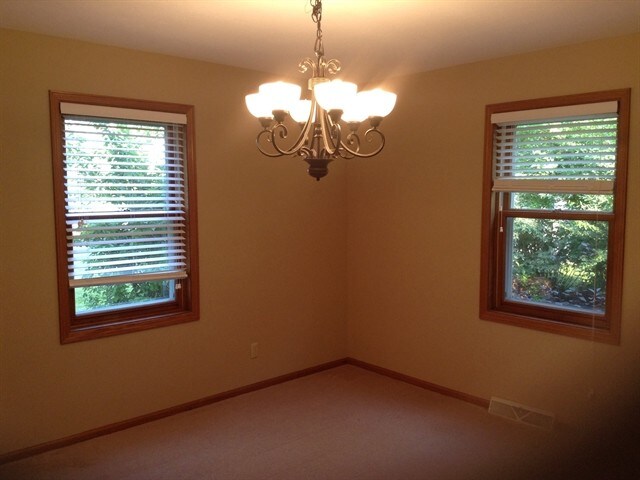 Building Photo - 430 E Clancy St