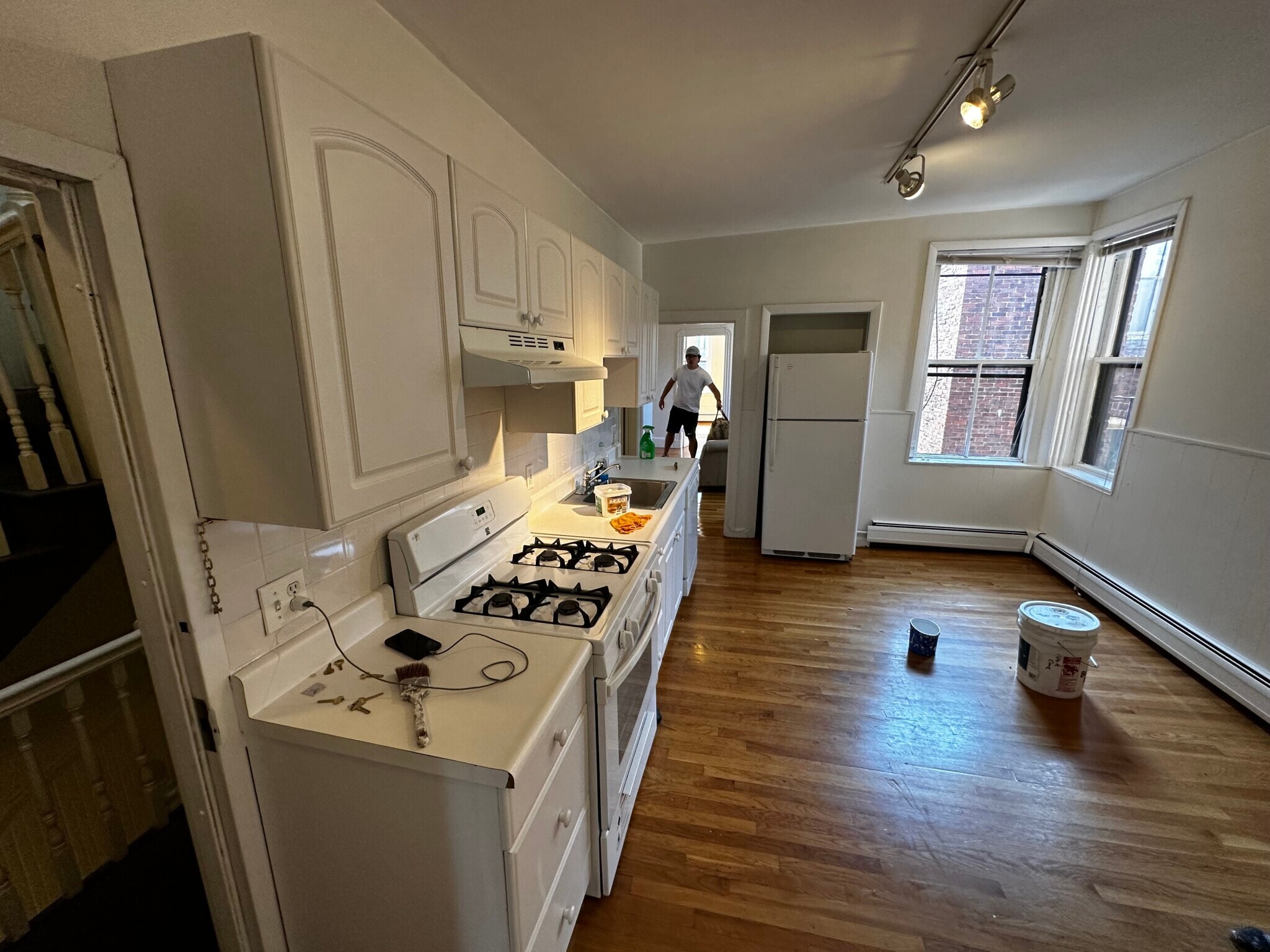 Building Photo - 17 Irving St