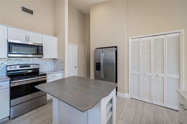 Building Photo - 1416 SE 11th Pl