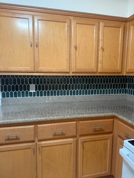 Kitchen - 2915 N Texas St