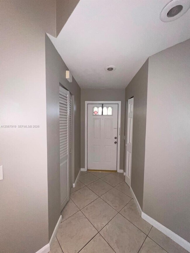 Building Photo - 1591 Springside Dr