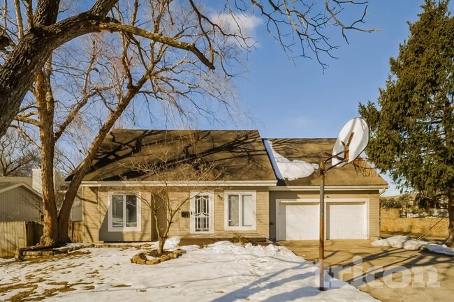 Building Photo - 4704 El Monte St