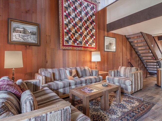 Building Photo - SKI LEASE: Townhome w/Fireplace, 2 Decks &...