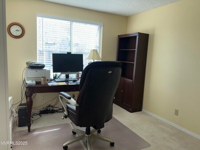 Building Photo - 1809 Lakeland Hills Dr