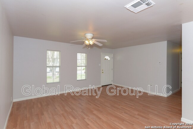 Building Photo - 202 Ivy Ln