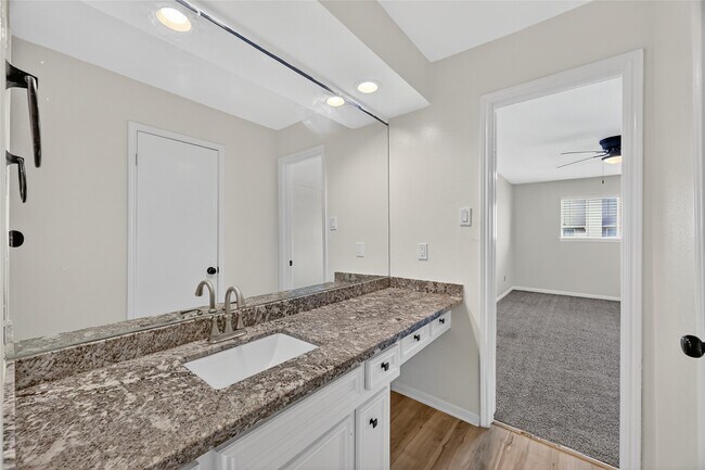 Building Photo - 14734 Perthshire Rd