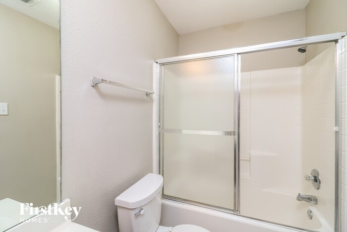 Building Photo - 1124 Manhassett Ct