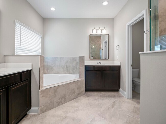 Building Photo - 4 bedroom, 3 bath home in Grand Landings G...