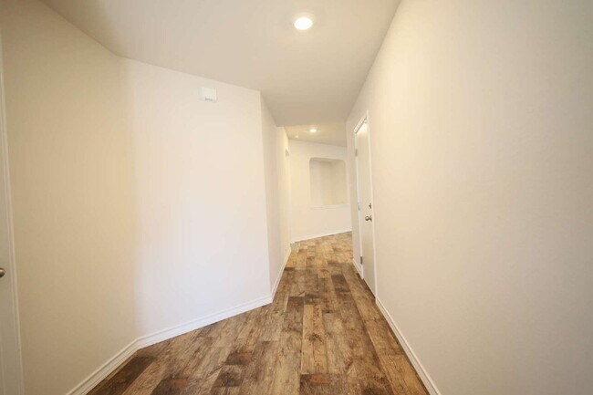 Building Photo - "Charming 4-Bed Sanctuary in San Antonio –...