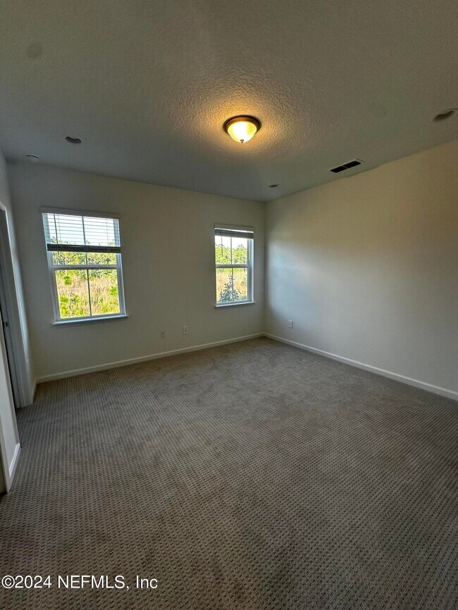 Building Photo - 545 Brandon Lks Dr