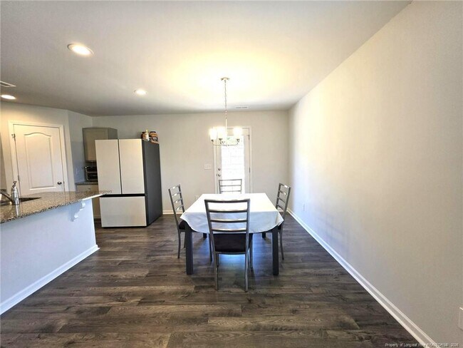 Building Photo - 233 Chinook Ln