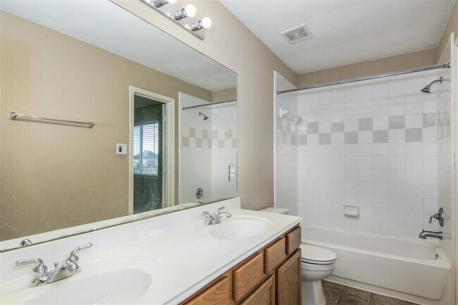 Building Photo - 11215 Burmese Ln