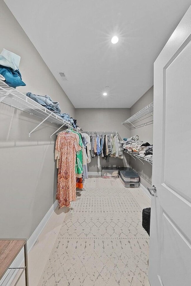 Building Photo - 250 W Spring St