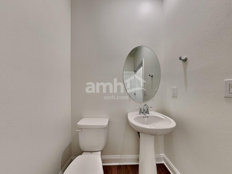 Building Photo - 309 Onate Cir