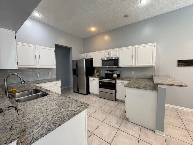 Building Photo - 4/3.5 Home at Eagle Lending