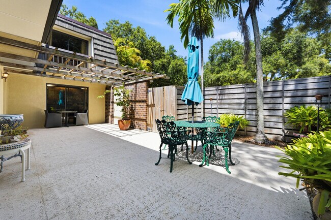 Building Photo - 605 6th Terrace