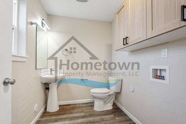 Building Photo - 2 Bedroom 2 Bath Home with Attached Garage Available in Coeur d'Alene!