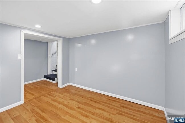 Building Photo - 79 Lincoln Ave