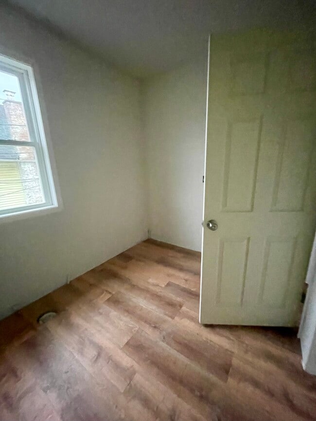 Building Photo - 720 Marion St