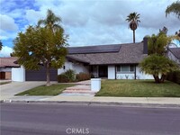 Building Photo - 26885 La Sierra Dr