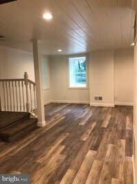 Building Photo - 15003 Country Club Rd