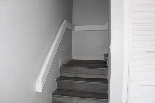 Building Photo - 17366 Metcalf Ave