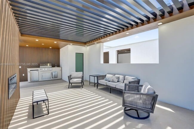 Building Photo - 1825 NE 26th Ave