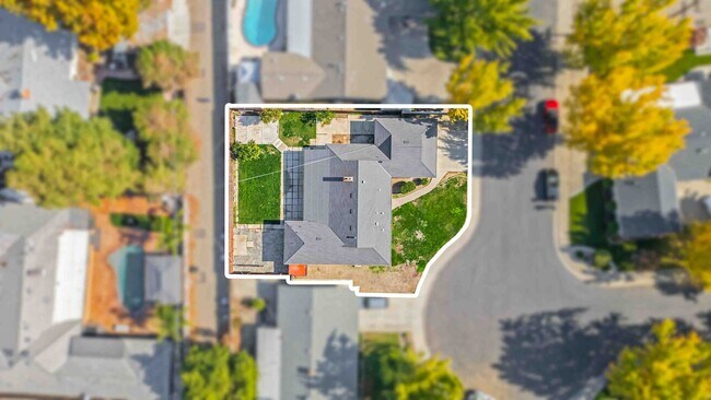 Building Photo - 2825 Westchester Ln