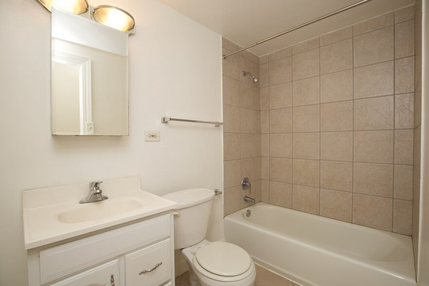 Building Photo - 4180 N Marine Dr