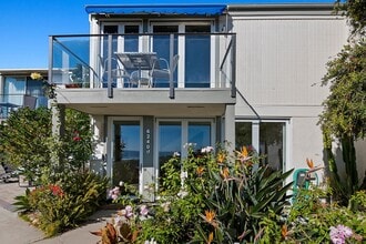 Building Photo - 6240 Tapia Dr
