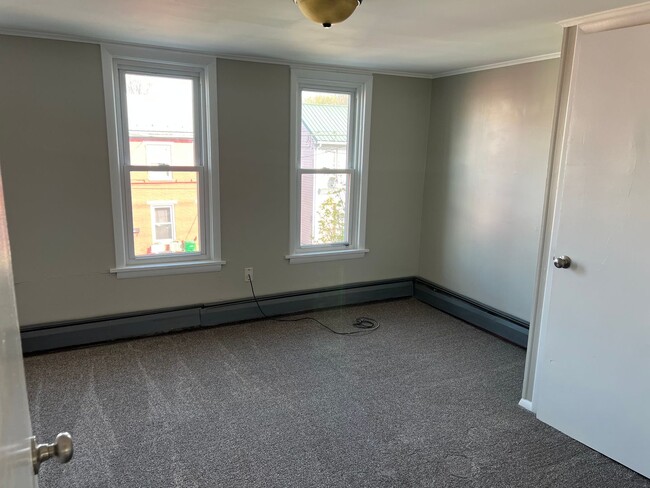 Building Photo - 2 possibly 3 Bedroom  Home In Carlisle wit...