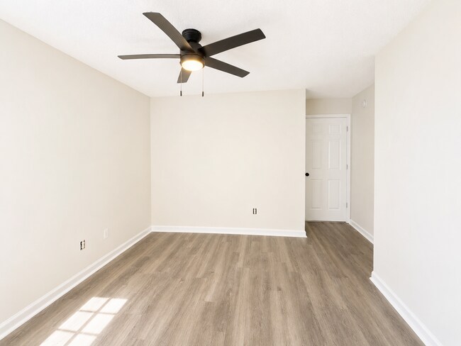 Building Photo - 1604 Sails Way