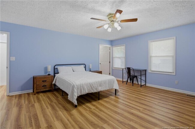 Building Photo - 1829 Martindale Dr