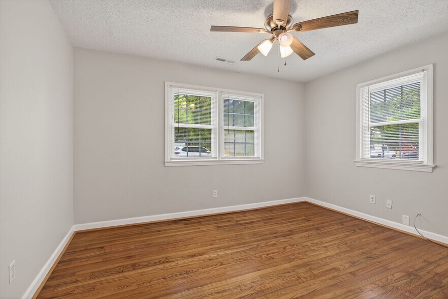 Building Photo - 404 Roselynn Ln