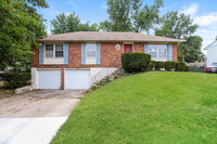 Building Photo - 1405 NE 76th St