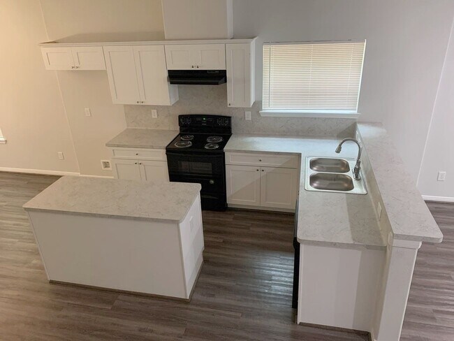 Building Photo - 8114 Rhobell St